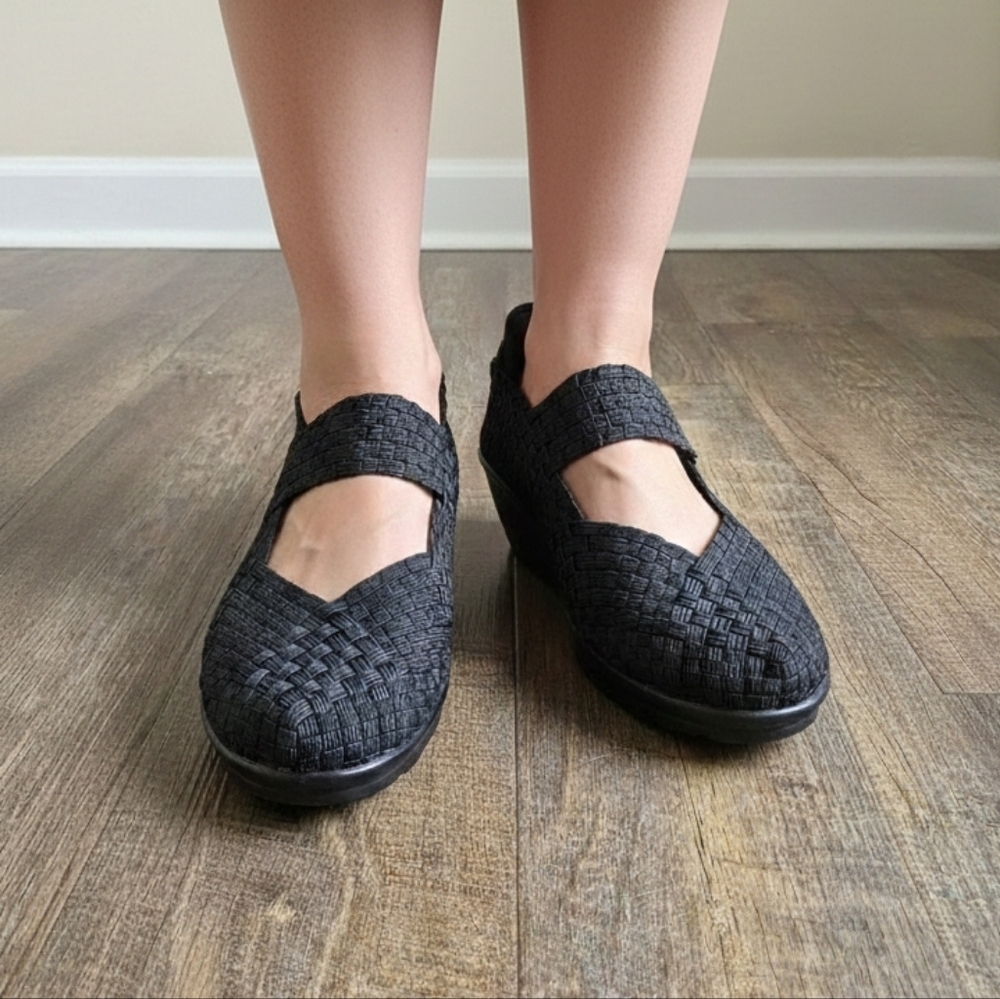 Bernie Mev Black Woven Mary Jane Wedge Heels Size 7.5